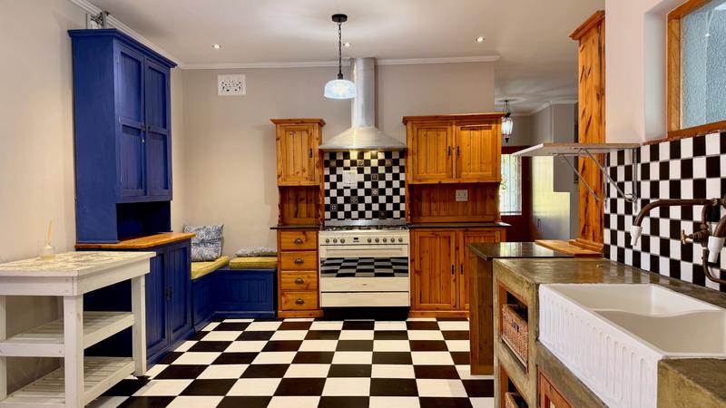 5 Bedroom Property for Sale in Kenridge Western Cape